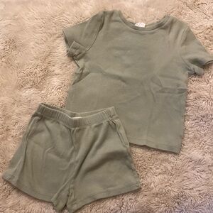 GAP set sage green 2T